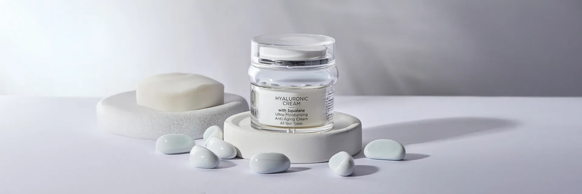 CellDerma HYALURONIC CREAM with Squalane Ultra-Moisturising Anti-Aging Cream skin care product